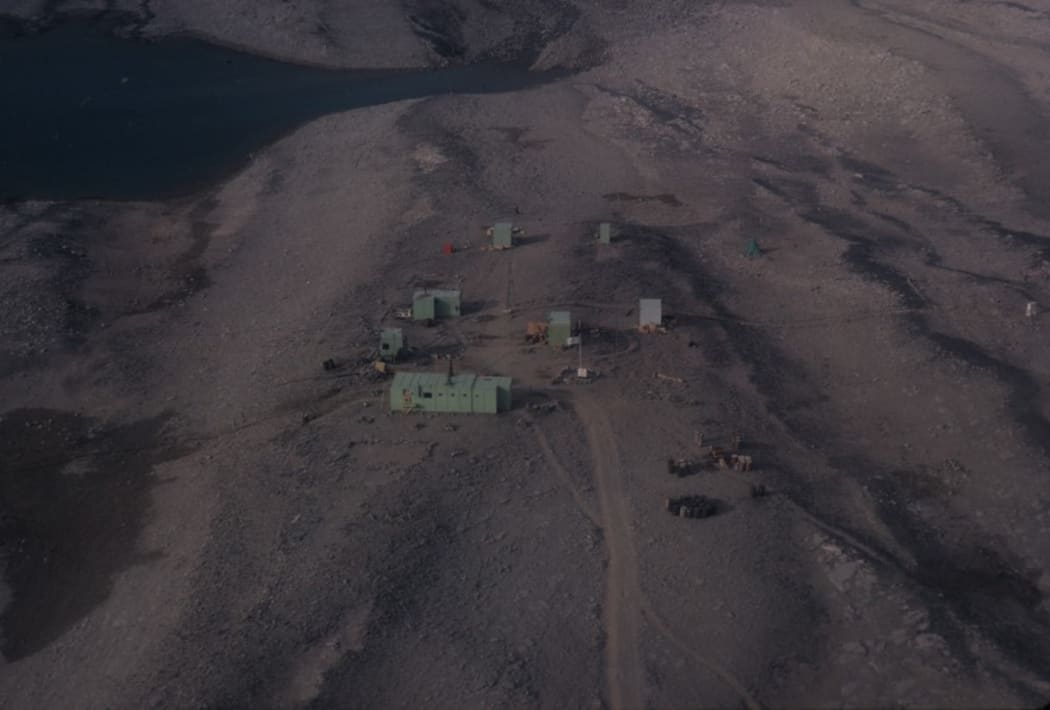 A summer station was established in the 1960s for research on Lake Vanda's shore.