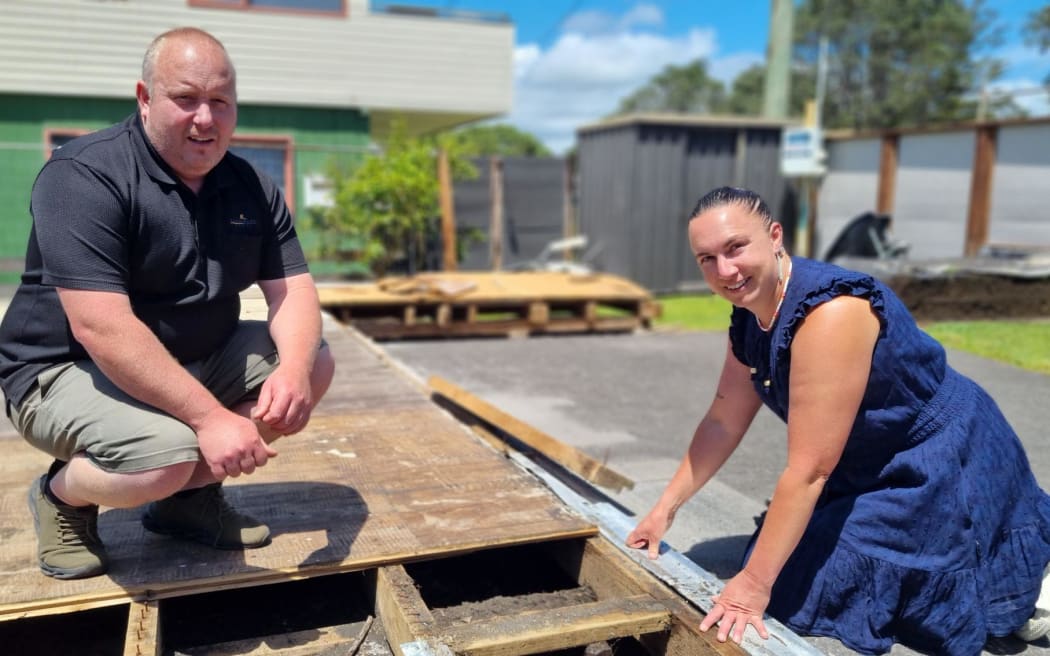 Scott Vile and Anne-Maree McKay search for the kororā chick.