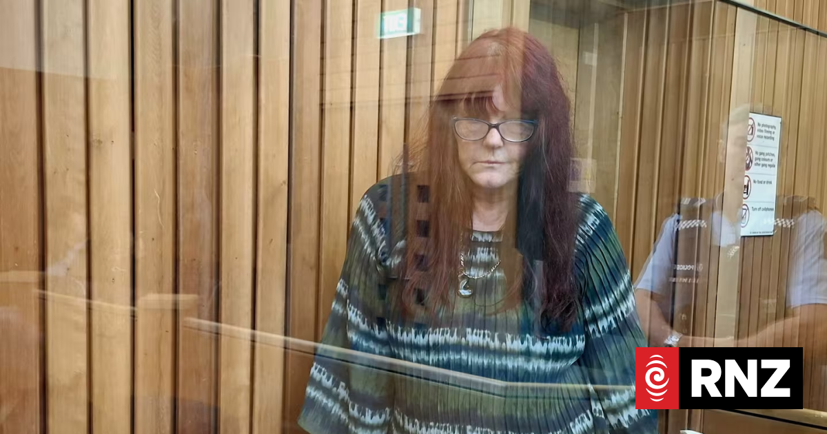 Disgraced lawyer struck off after $375k legal aid fraud