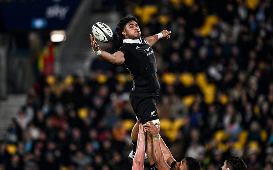 Wallace Sititi of New Zealand during a line out.