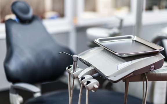 Dental instruments. (Photo by MICROGEN IMAGES/SCIENCE PHOTO LI / SMD / Science Photo Library via AFP)