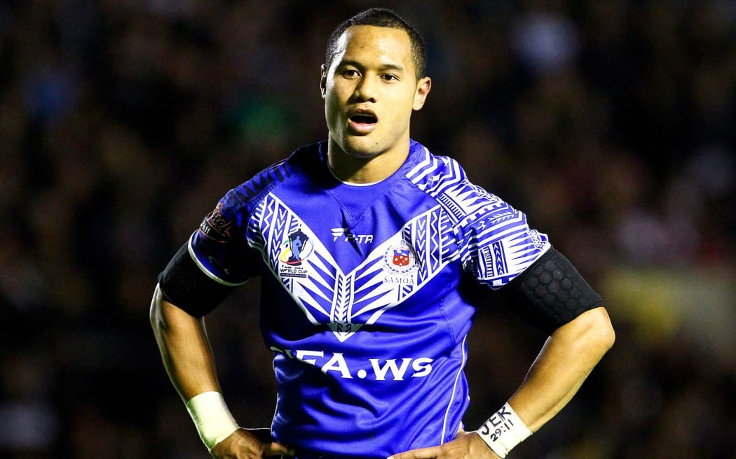 Pita Godinet playing for Samoa at the 2013 Rugby League World Cup.