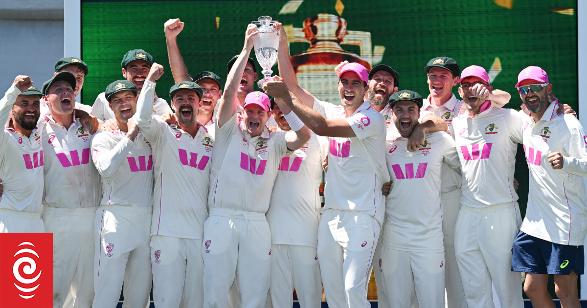 Australia underlines its Ashes dominance over England