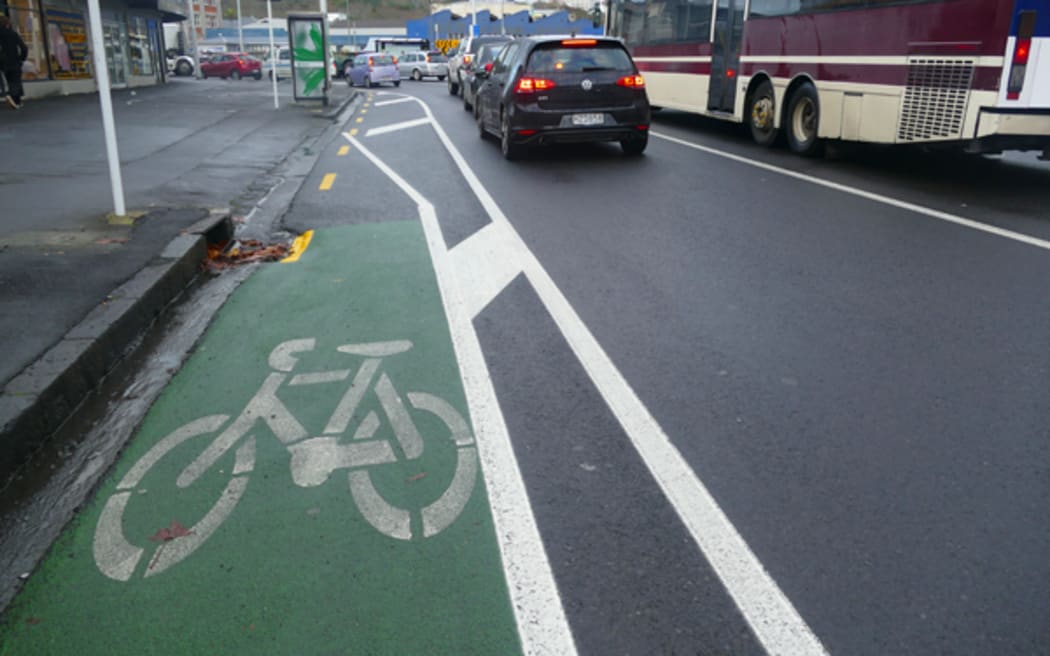 The dead end cycle way on Beach Rd.