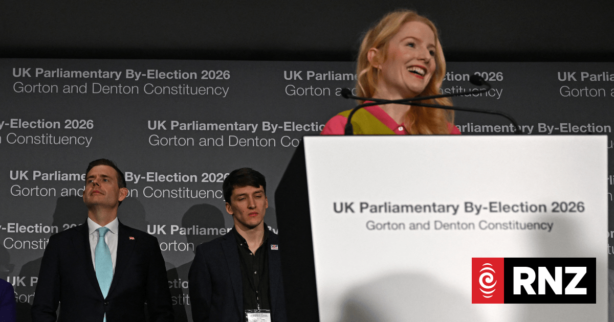 緑の党が労働党の牙城を占領、イギリスのスターマーが恥ずかしい敗北