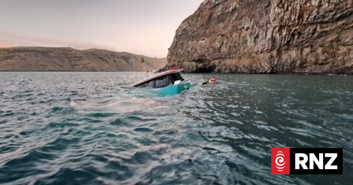 Black Cat crew 'not confident' to operate pump, as tourist boat floods