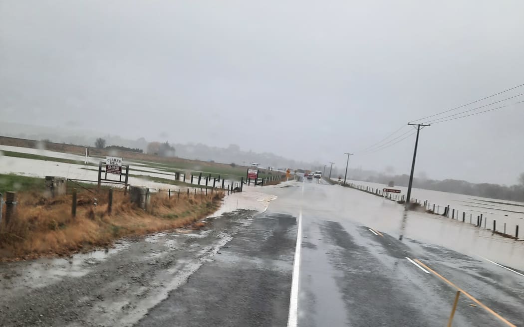 Heavy rain has led to surface flooding in the North Otago township of Maheno.
