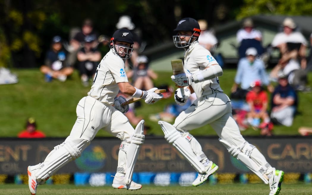 Henry Nicholls and Kane Williamson of the Black Caps.