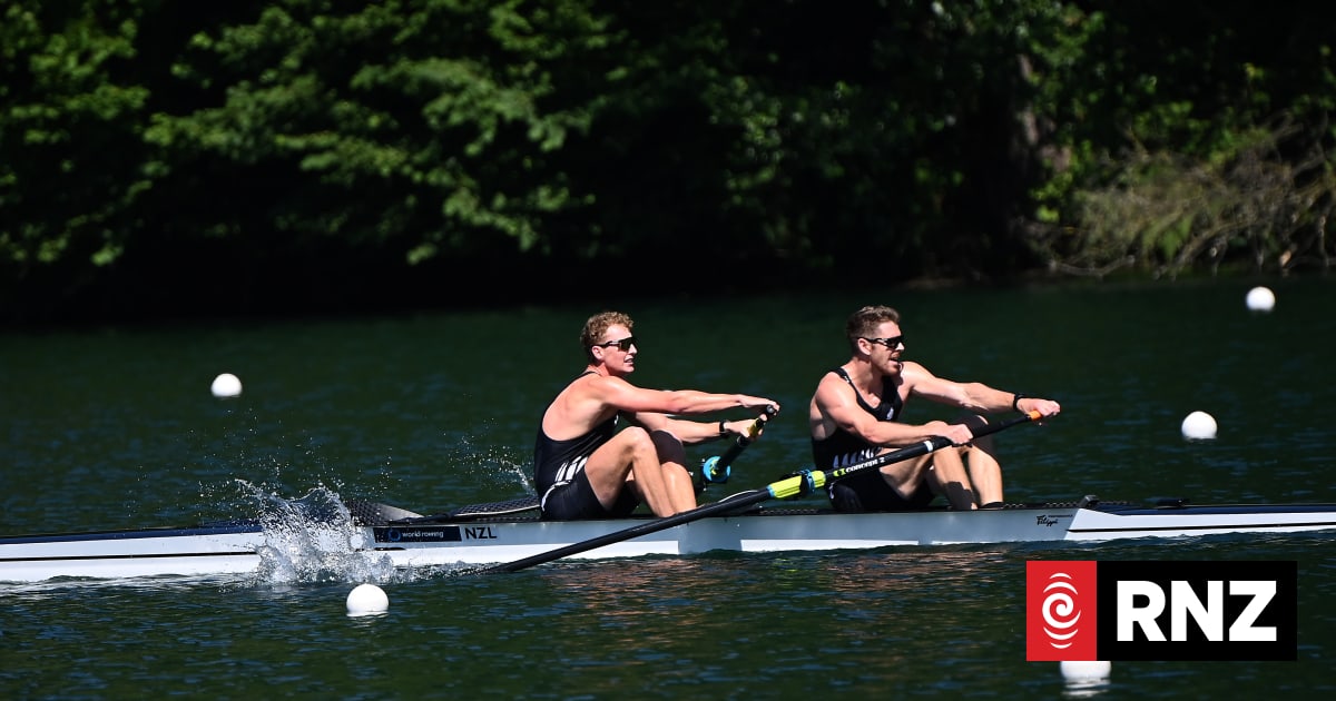 Men's pair lead New Zealand medal hopes at Rowing World Cup | RNZ
