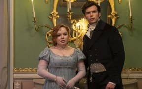 Bridgerton. (L to R) Nicola Coughlan as Penelope Featherington, Luke Newton as Colin Bridgerton in episode 302 of Bridgerton.
