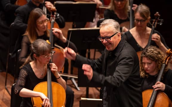 Marc Taddei conducting Orchestra Wellington