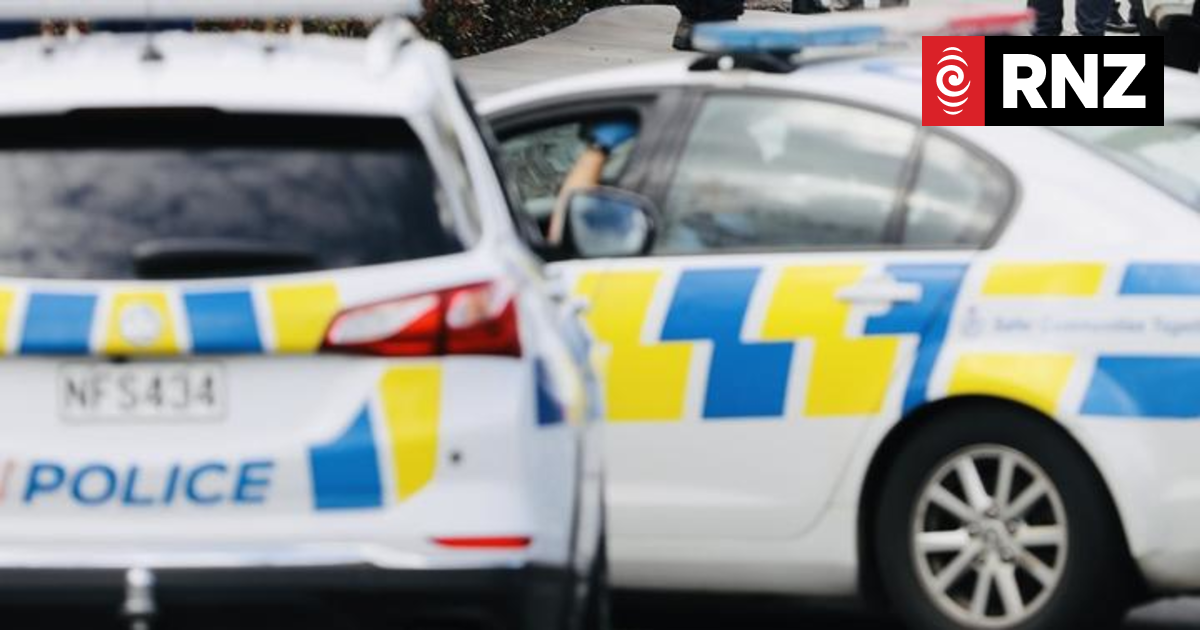 Police monitoring Mongrel Mob members travelling through Porirua for funeral - Vimarsana News