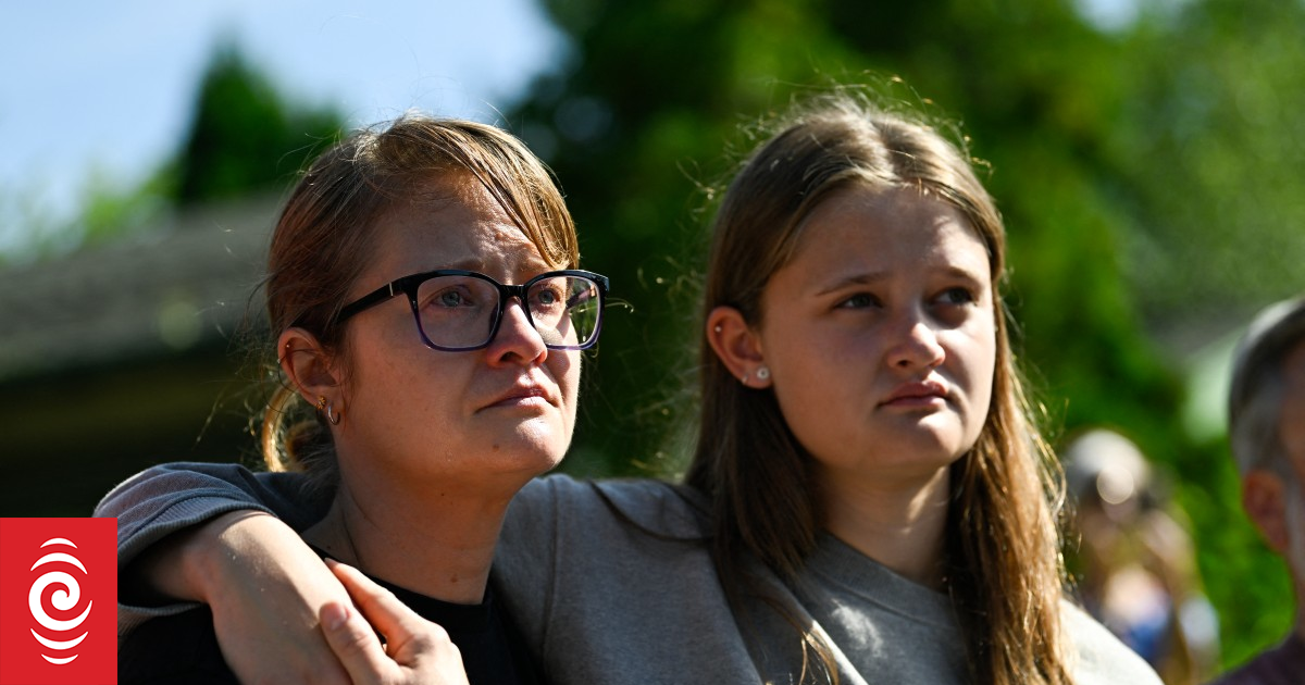 Behörden sagen, zwei Kinder bei Schießerei an katholischer Schule in ...