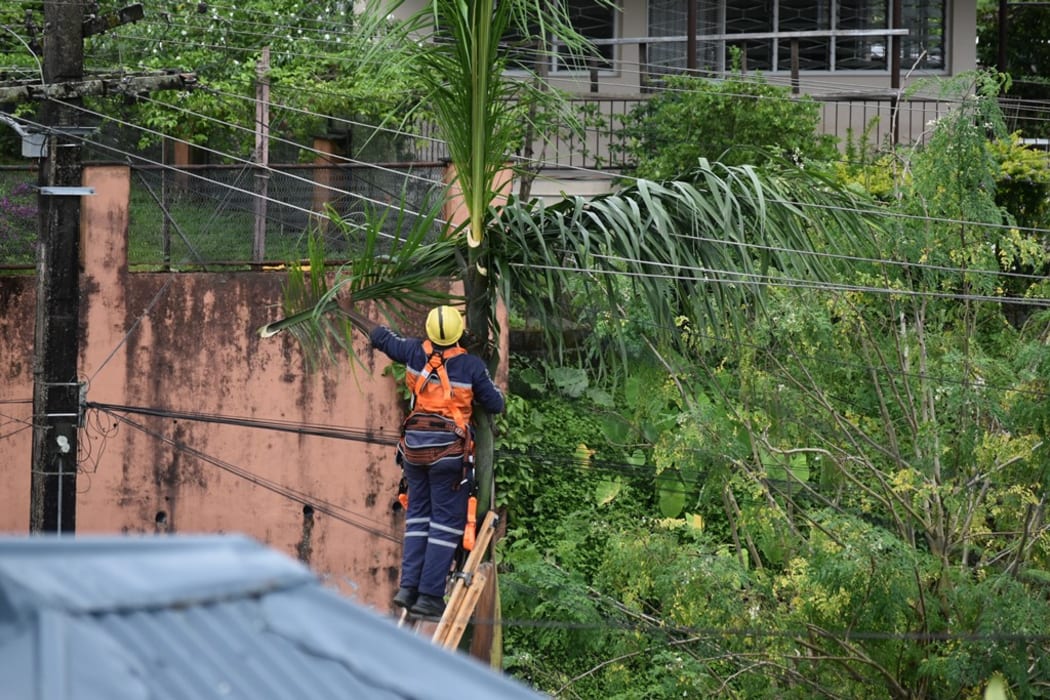 Fiji EFL linesman at work