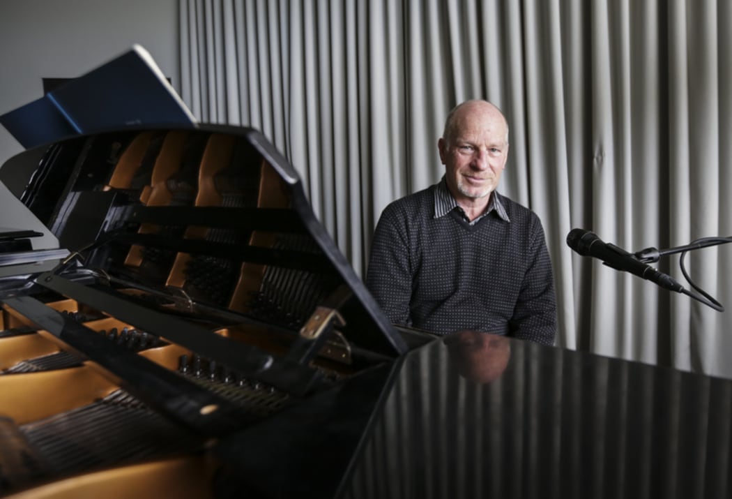 Michael Houstoun