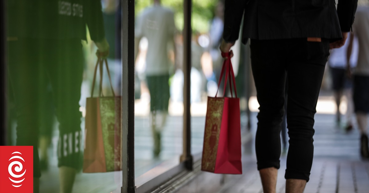 Boxing Day sales dip, retailers blame cost of living, interest rates - Vimarsana News
