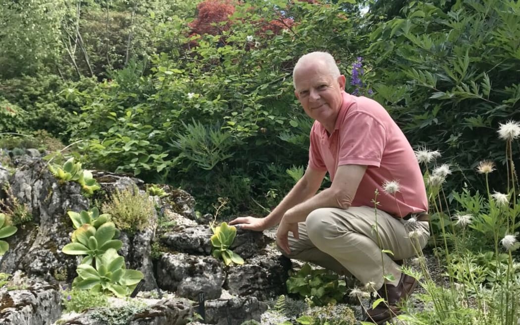 Jim Jermyn is an expert in alpine plants visiting New Zealand.