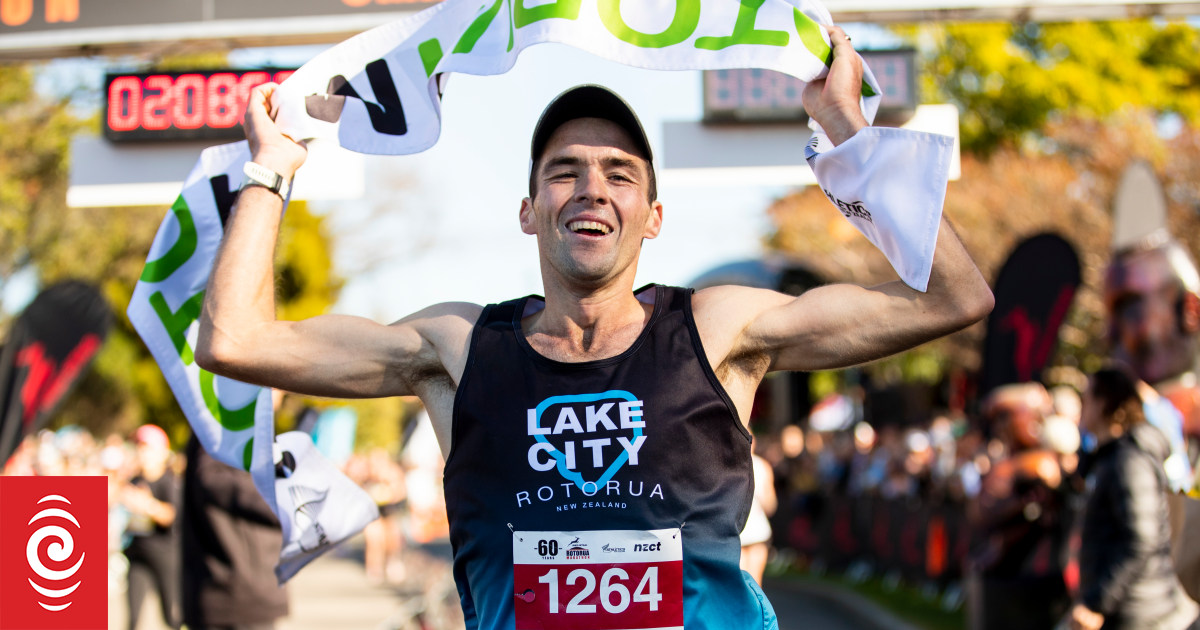 Voss reigns in 60th Rotorua Marathon | RNZ News