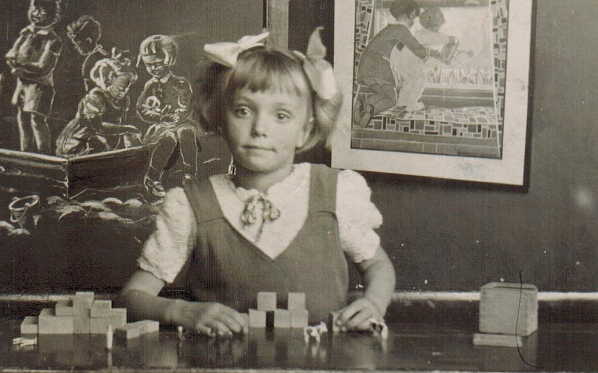 Huberta at kindergarten ("We started school at 6 years old but because my birthday was in October I had to wait until August of the next year before I could start school.")
