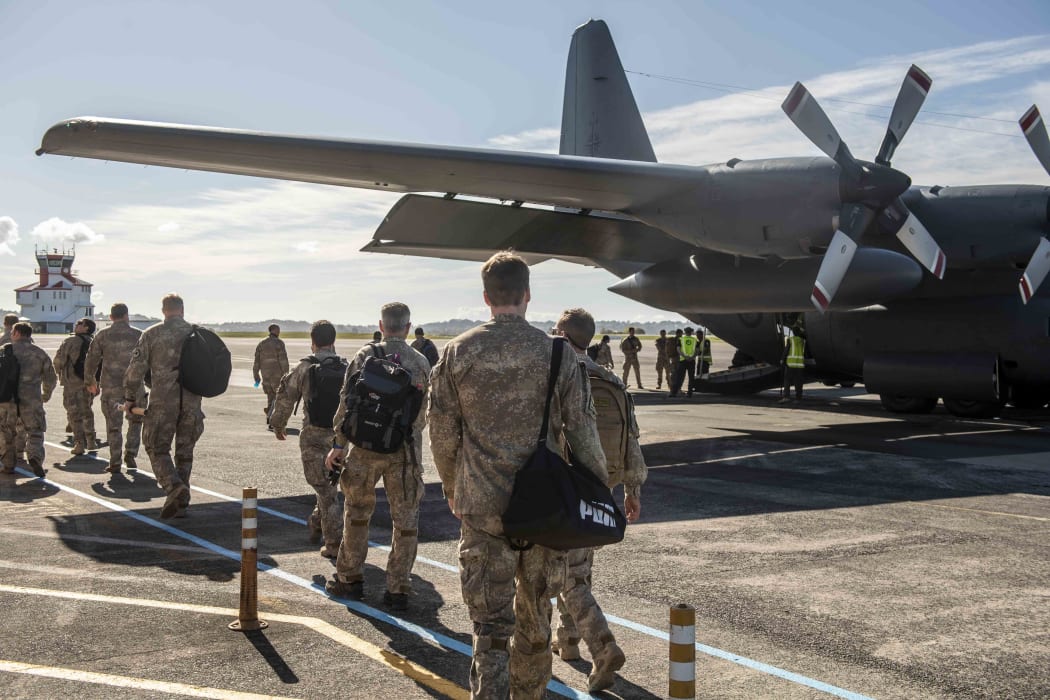 The last of NZ servicemen and women to serve at Camp Taji in Iraq head home.
