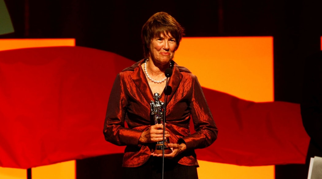 Susie Simcock receives the SPARC leadership award.