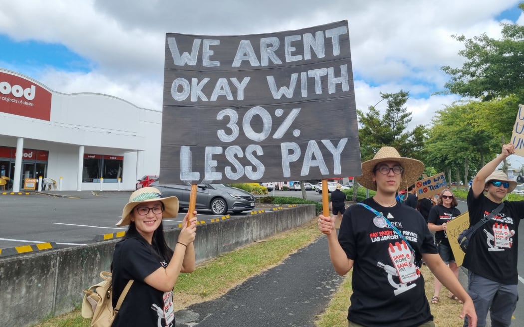 The picket outside Pathlab Hamilton on 5 February 2025, by Apex Union laboratory workers who are striking across the country for 48 hours (5 February and 7 February) - calling for pay parity with their hospital counterparts.