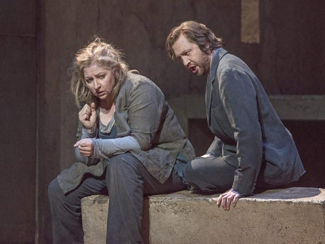 Christine Goerke as Elektra and Mikhail Petrenko as Orest