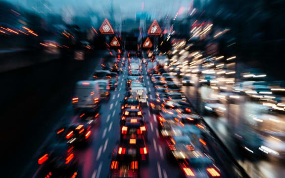 Cars jam on the Berlin city highway A100. Berlin 06.12.2016.
Photo: picture alliance / Robert Schlesinger | usage worldwide (Photo by ROBERT SCHLESINGER / picture alliance / dpa Picture-Alliance via AFP)