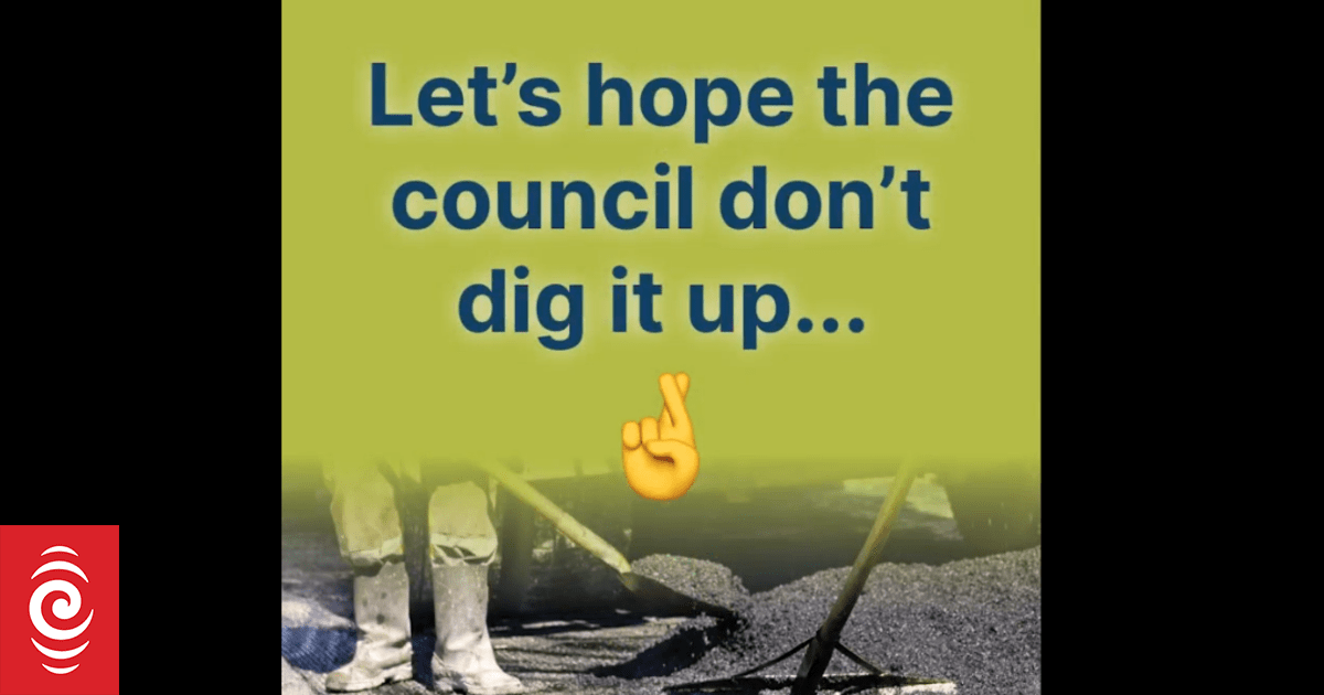 Mystery billboard again takes aim at NZTA roadworks in New Plymouth - Vimarsana News
