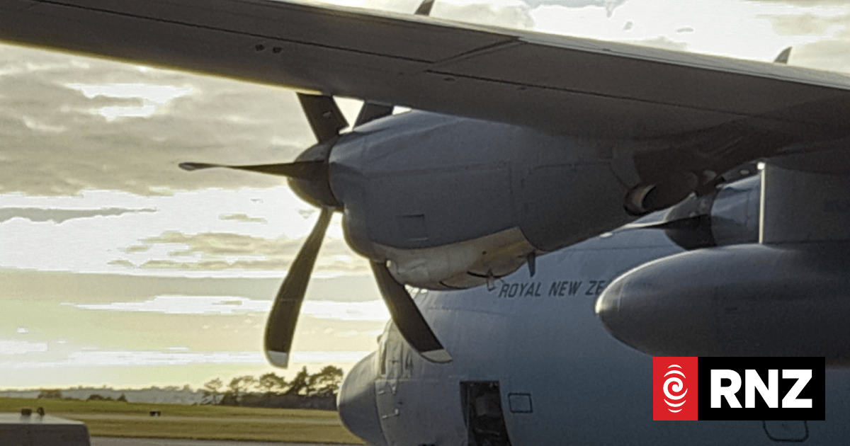 Government working 'around the clock' to help New Zealanders stranded in Middle East