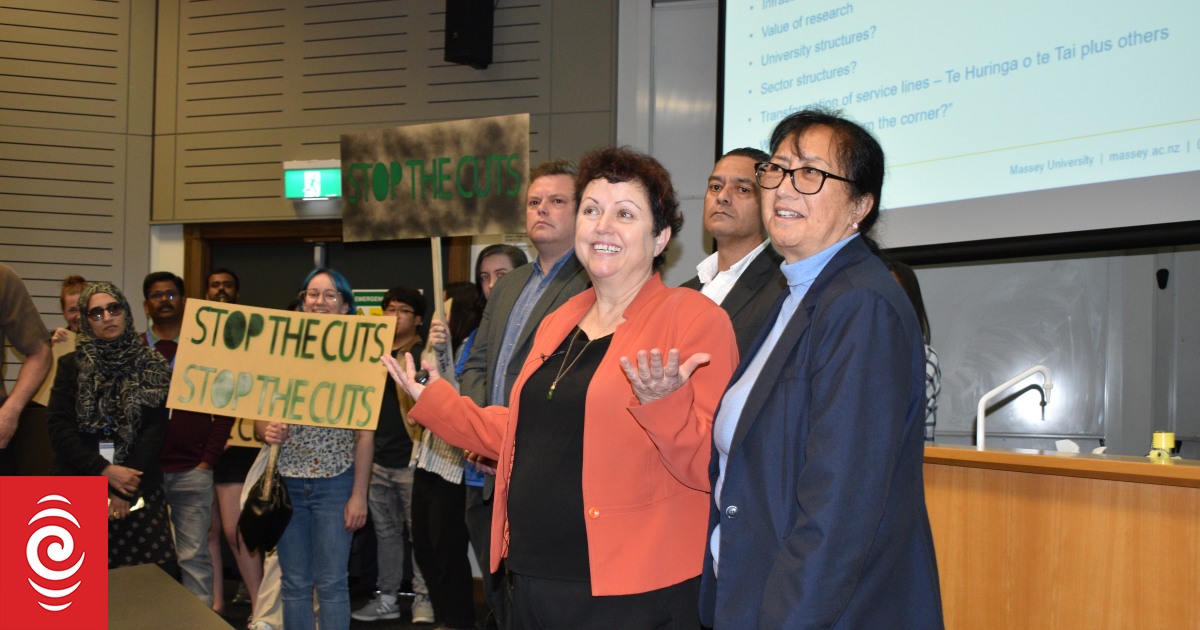 Massey University job cuts: Protesters demand vice chancellor's resignation - Vimarsana News