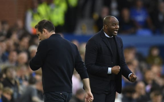 Everton's English manager Frank Lampard (L) and Crystal Palace's French manager Patrick Vieira.