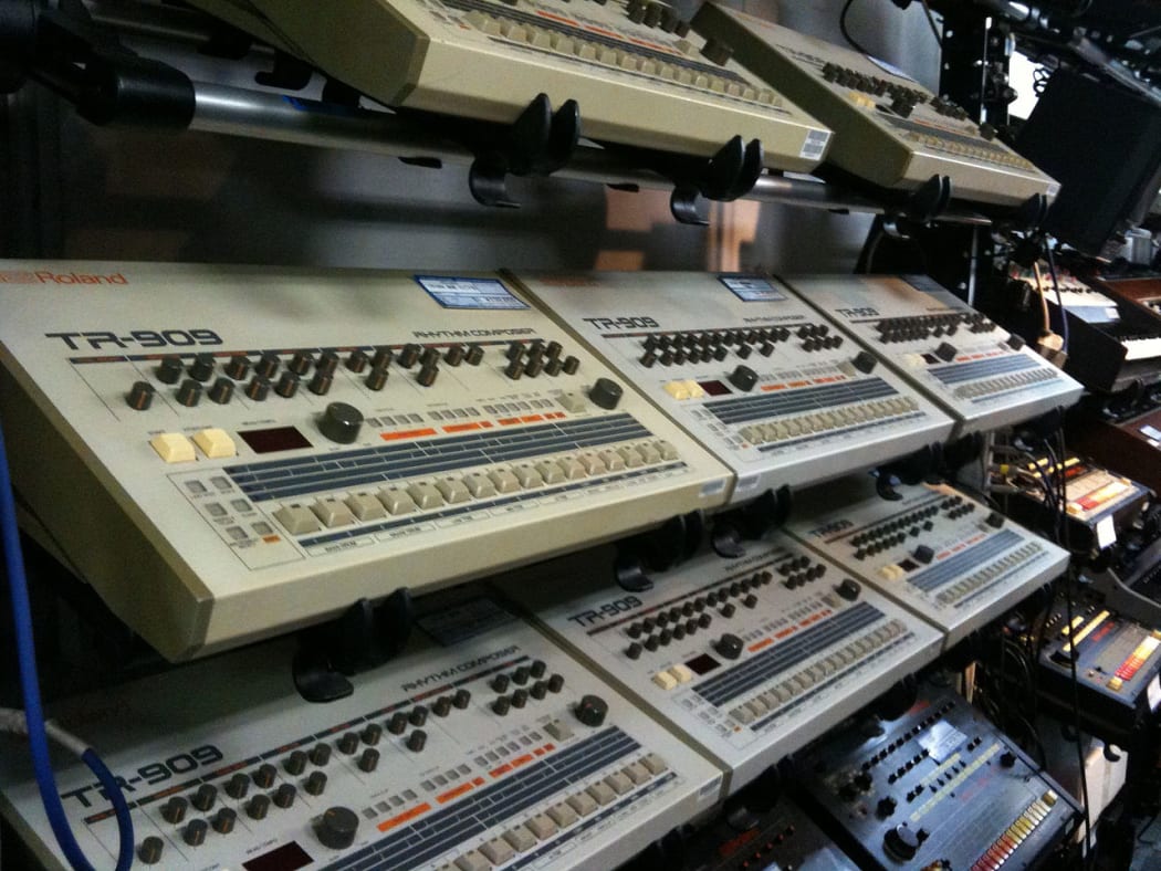 Roland TR-909 & TR-808 Rhythm Composers