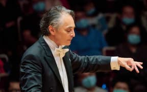 Conductor Jun Märkl.