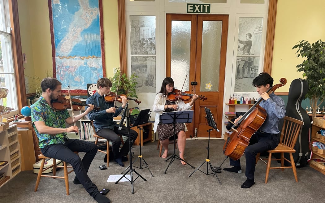 The Troubadours (2023) in rehearsal.