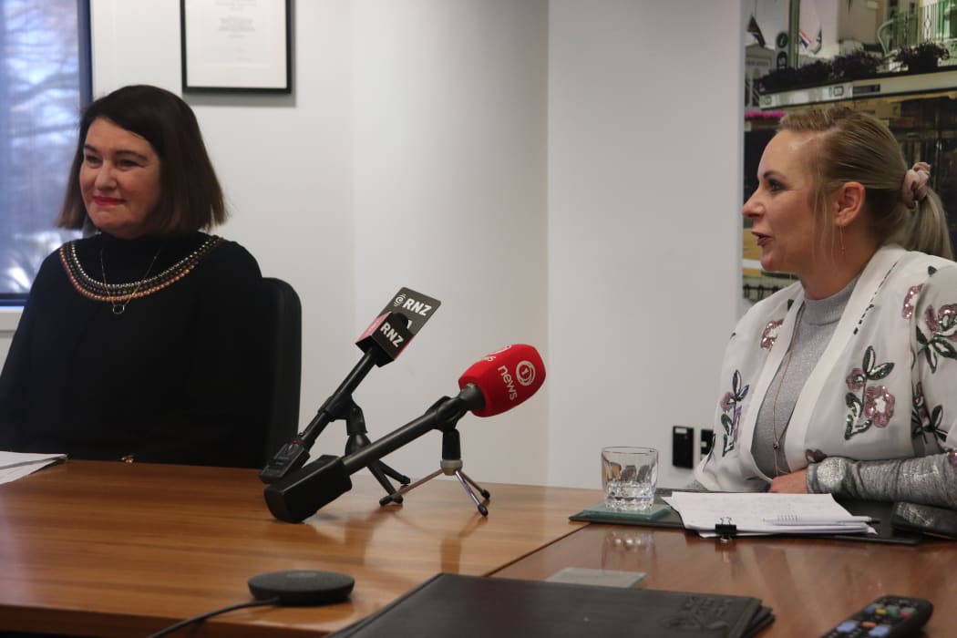 Hastings Mayor Sandra Hazlehurst and Napier Mayor Kirsten Wise.
