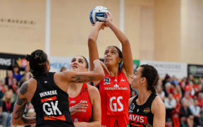 Aliyah Dunn of the Tactix shoots during the ANZ Premiership netball match against the Magic, 2023.
