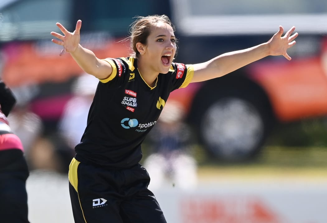 Xara Jetly appeals successfully for a wicket. Northern Brave v Wellington Blaze.  Cobham Oval, Whangarei. 16 January 2022.