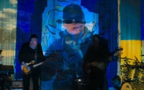 Pink Floyd - Hey Hey Rise Up (feat. Ukrainian singer Andriy Khlyvnyuk of Boombox)