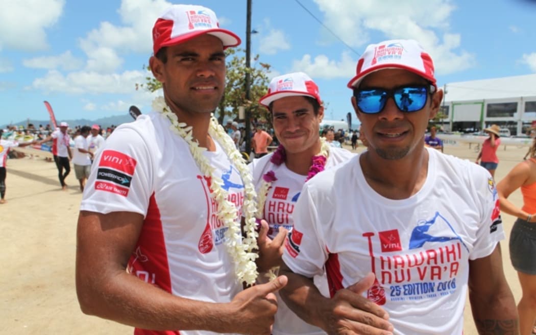 Hiromana Flores-Nena, far left