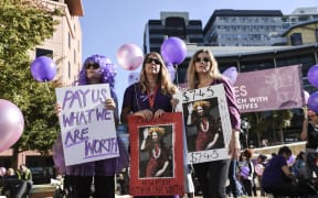 Widwives rally in Wellington.