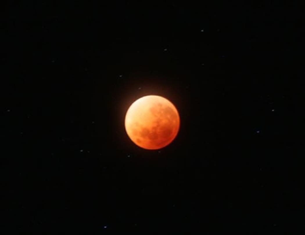 Bara Rez caught a glimpse of the moon in Hastings.