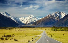 NZ landscape snow