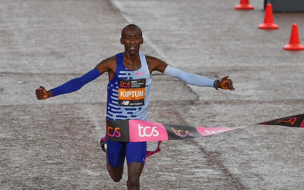 Kelvin Kiptum winning the 2023 London Marathon.