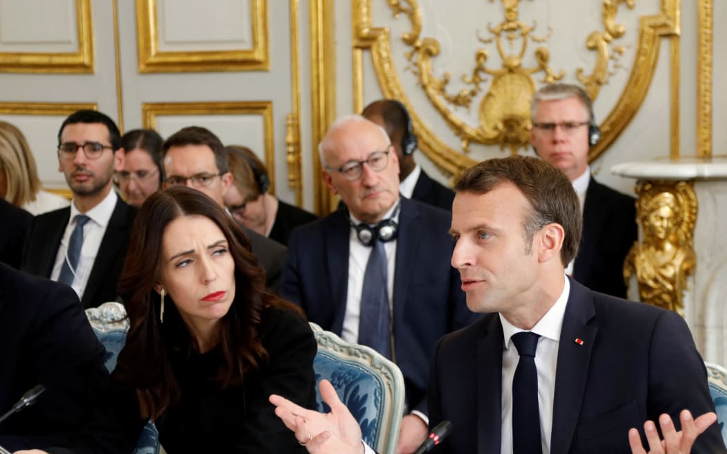 French President Emmanuel Macron (right) and New Zealand's Prime Minister Jacinda Ardern (L) attend a launching ceremony for the Christchurch Call, 15 May 2019.