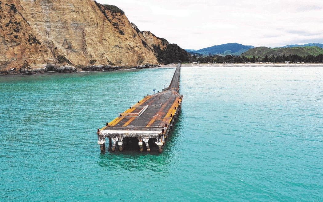 Tolaga Bay Wharf was opened in 1929 and is widely regarded as the longest concrete wharf in the Southern Hemisphere.