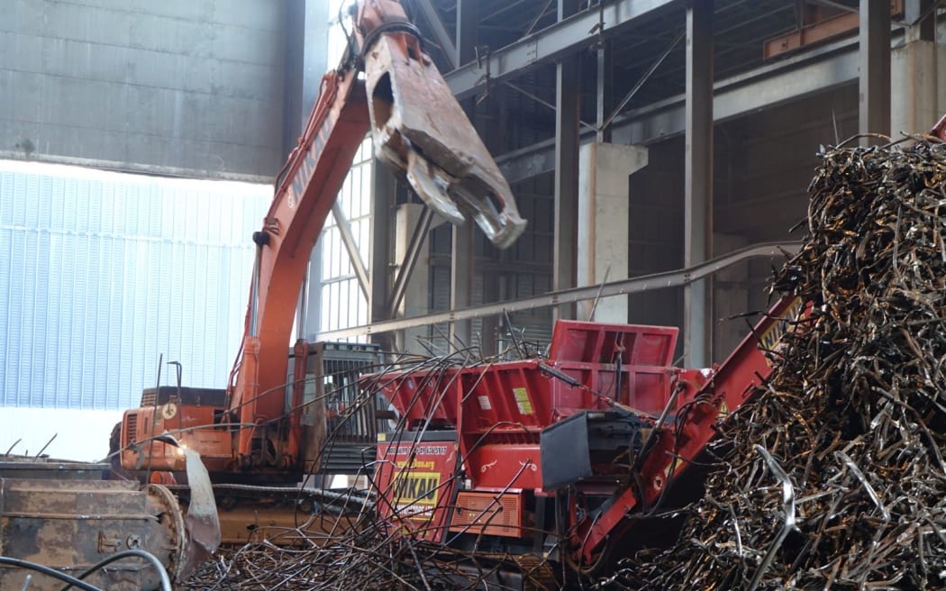 The demolition job involved the recovery of 25,000 tonnes of scrap iron.