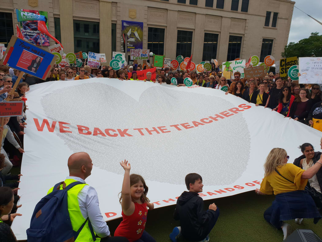 Primary teachers and principals in Wellington hold a rally on the last day of a week of strike action around the country.
