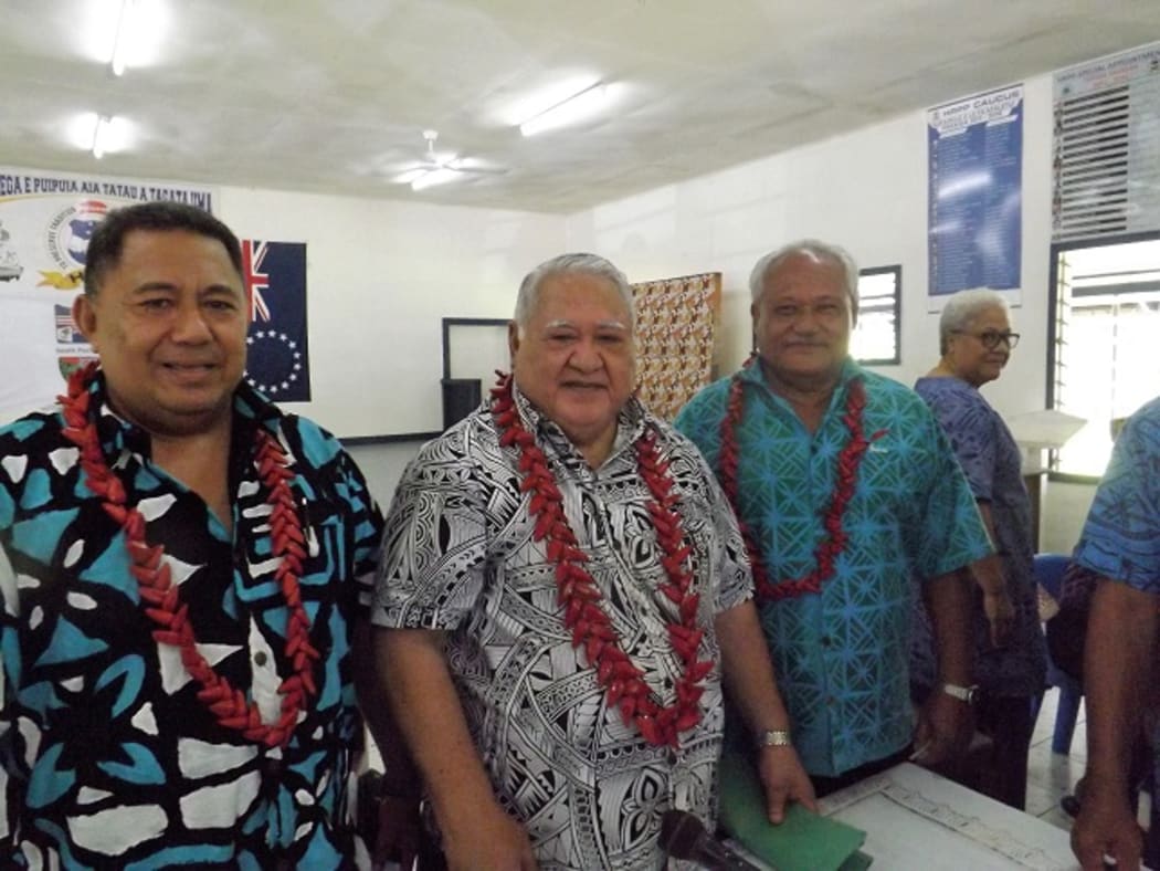 New MP for Faasaleleaga number 2, Namulau'ulu Sami Leota, on the left with Prime Minister and HRPP leader, Tuila'epa Sa'ilele Malielegaoi. On the right is unsucessful ruling party candidate, Papalii Li'o Ta'eu Masipa'u.