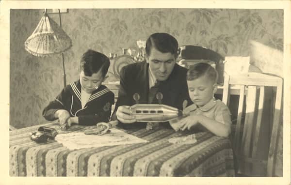 Frits with his sons Dikky and Cees in Amsterdam.